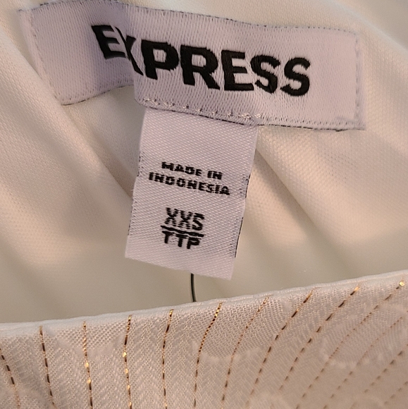 EXPRESS METALLIC TIER RUFFLE FIT & FLOW DRESS - Picture 7 of 12